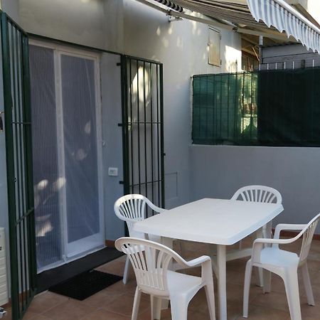 Karina, To The Beach With Terrace And Private Parking Savona Luaran gambar