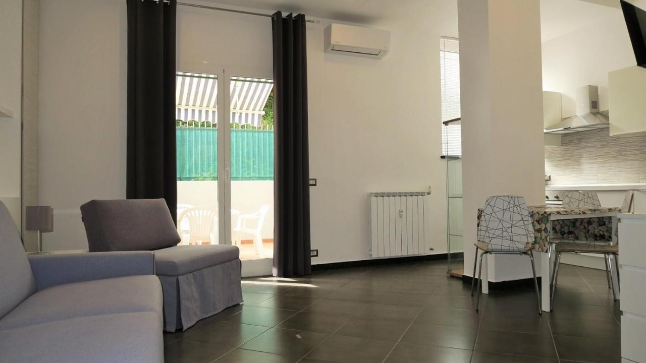 Karina, To The Beach With Terrace And Private Parking Savona Luaran gambar