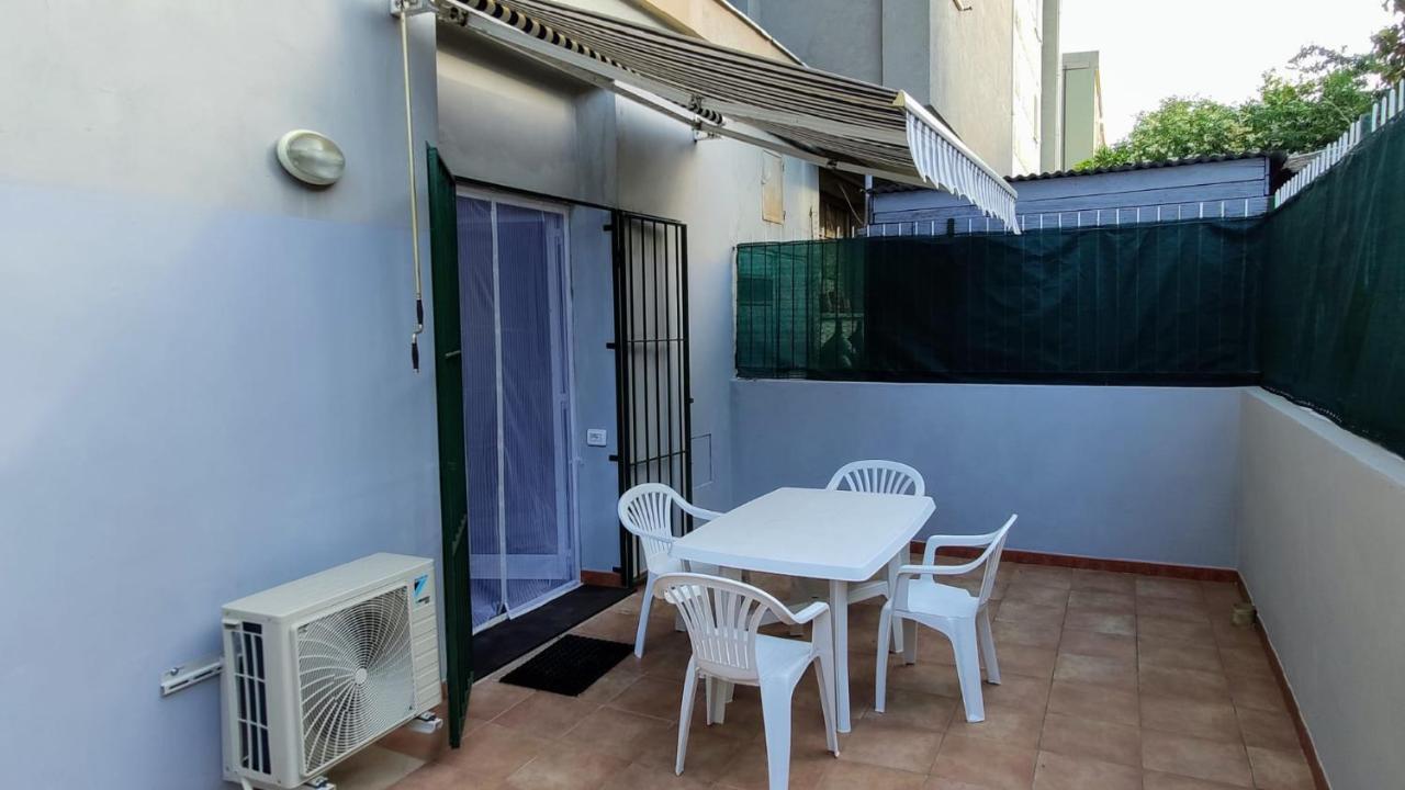 Karina, To The Beach With Terrace And Private Parking Savona Luaran gambar